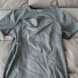 Lalabu Men's Gray V-Neck Dad T-Shirt Medium